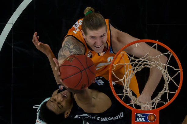 仅在进攻端 仅在进攻端