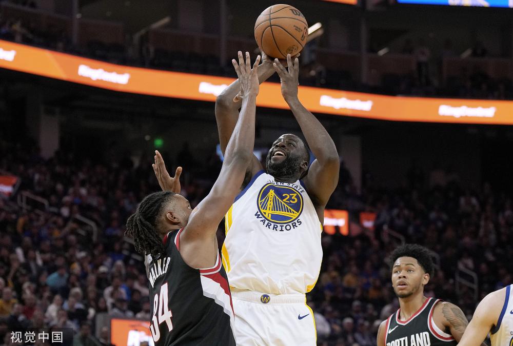 她和队友对 她和队友对